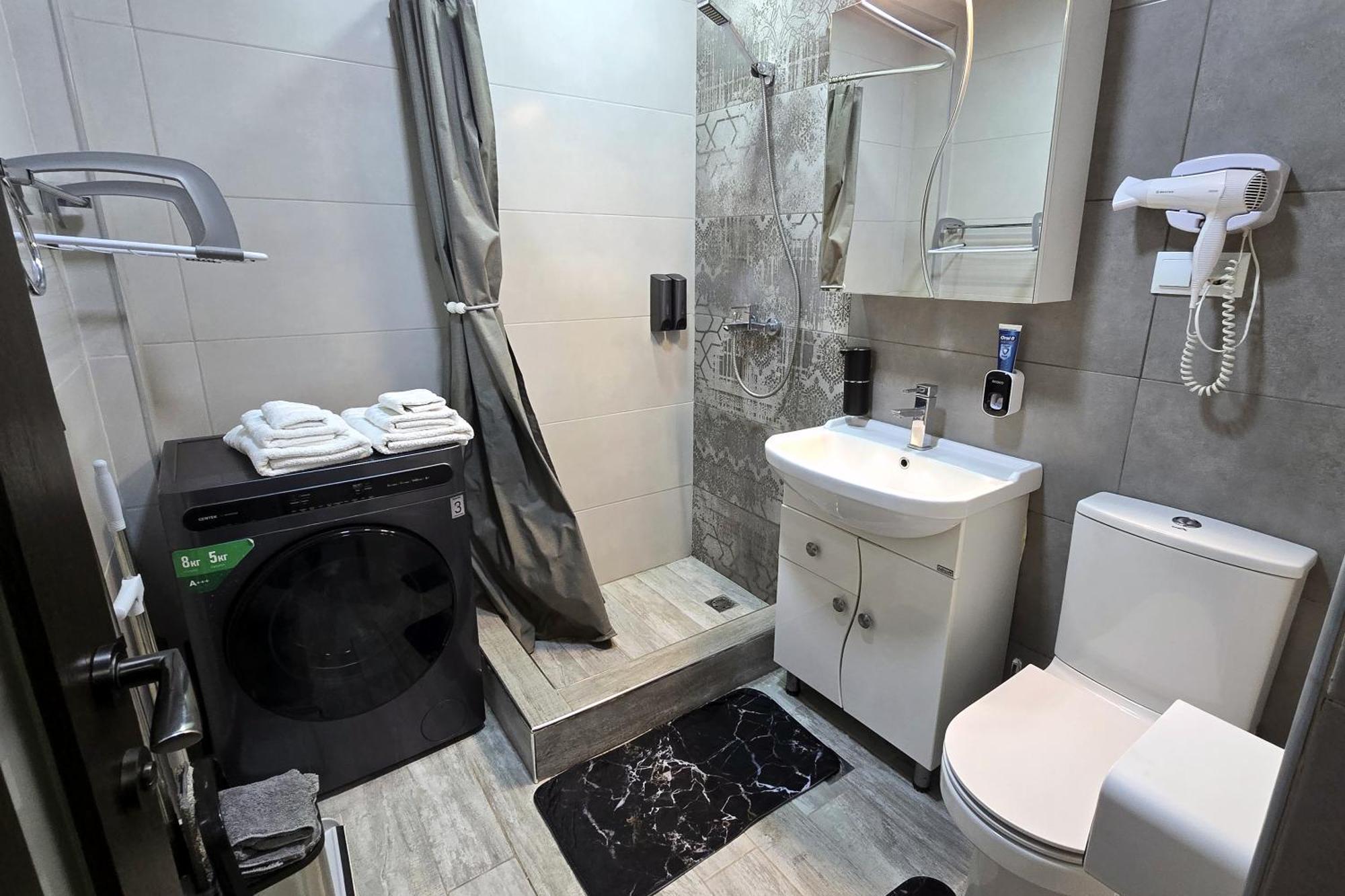 L&l. Apartment *